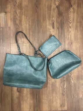 Gorgeous REALISTIC eco 🌱 leather Blue 3 pc bundle set tote wristlet pouch EUC